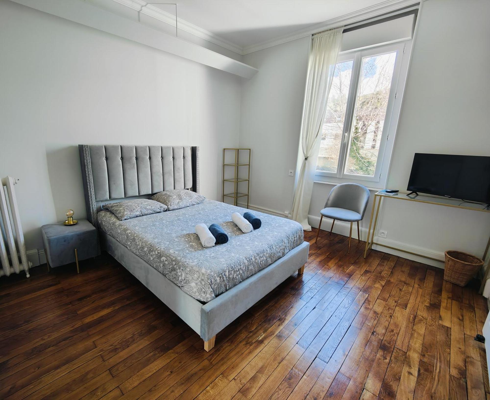 Self-Checkin Town House - Rooms To Rent In A Beautiful Modern Town House - Not A Hotel - Location De Chambres Avec Arrivee En Autonomie - Extra Fee For Sheets And Towels - Private Parking - Check Your Plateform Inbox And Follow Check-In Instructions Saint-Romain-en-Gal Extérieur photo