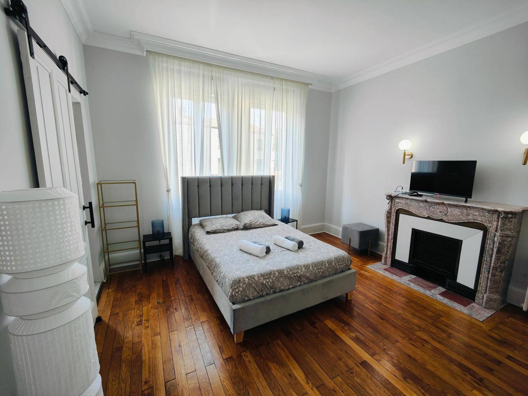 Self-Checkin Town House - Rooms To Rent In A Beautiful Modern Town House - Not A Hotel - Location De Chambres Avec Arrivee En Autonomie - Extra Fee For Sheets And Towels - Private Parking - Check Your Plateform Inbox And Follow Check-In Instructions Saint-Romain-en-Gal Extérieur photo