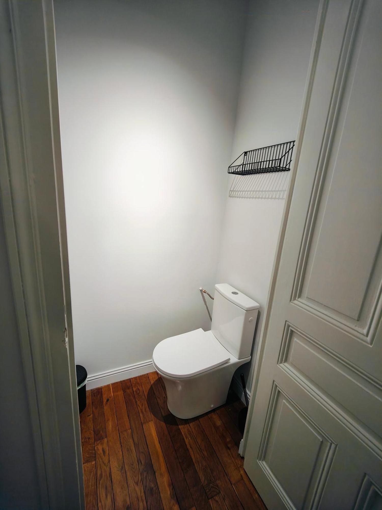 Self-Checkin Town House - Rooms To Rent In A Beautiful Modern Town House - Not A Hotel - Location De Chambres Avec Arrivee En Autonomie - Extra Fee For Sheets And Towels - Private Parking - Check Your Plateform Inbox And Follow Check-In Instructions Saint-Romain-en-Gal Extérieur photo