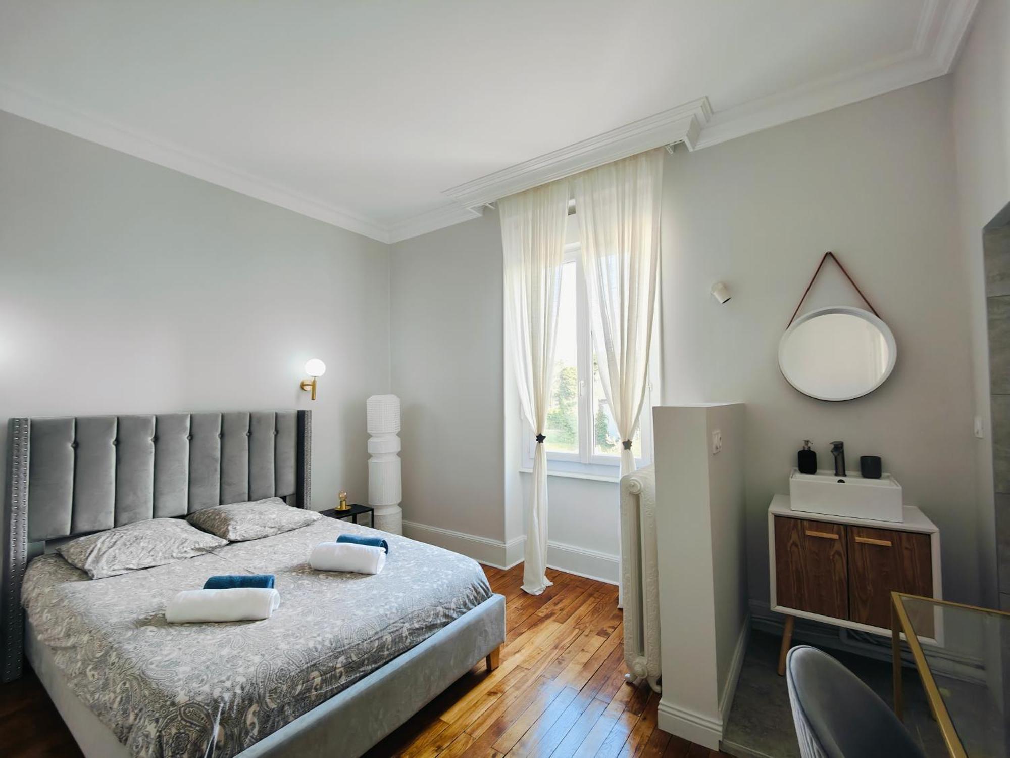 Self-Checkin Town House - Rooms To Rent In A Beautiful Modern Town House - Not A Hotel - Location De Chambres Avec Arrivee En Autonomie - Extra Fee For Sheets And Towels - Private Parking - Check Your Plateform Inbox And Follow Check-In Instructions Saint-Romain-en-Gal Extérieur photo